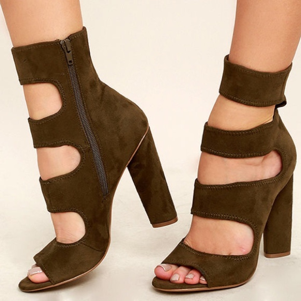 Steve Madden peep-toe ‘Tawnie’ Heels